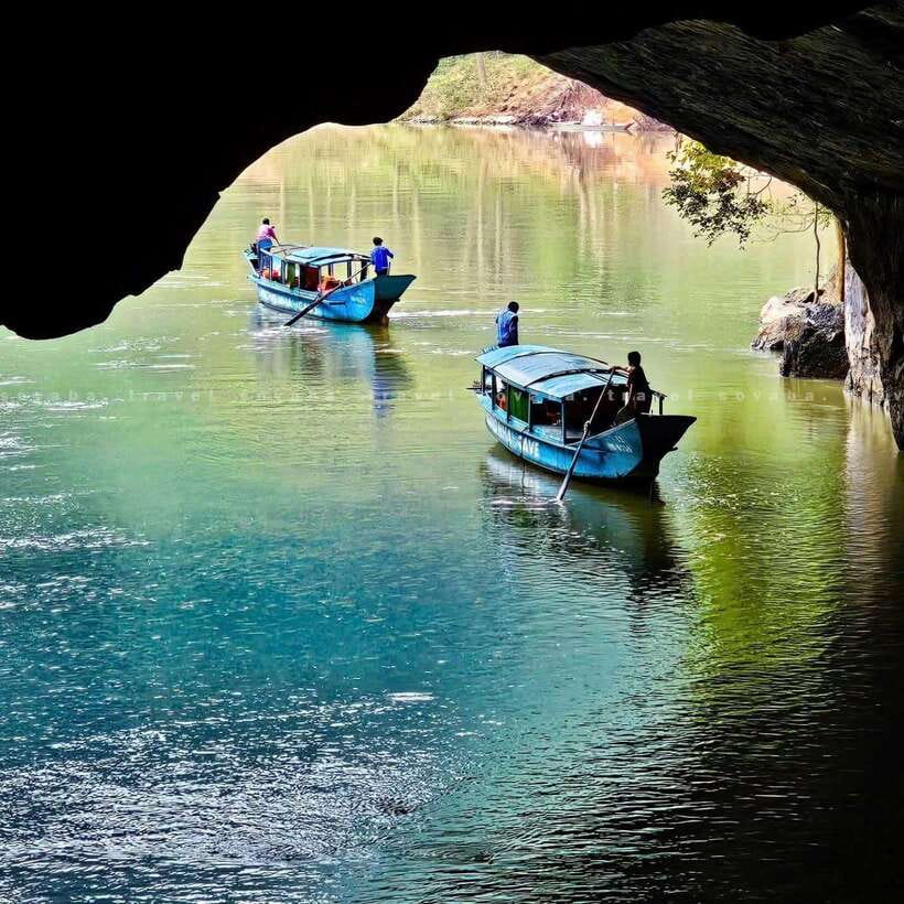 Phong Nha Cave & Paradise Cave: Guided Tour Boat & Explore - Phong Nha Cave: flashlight sparkle and underground-lake vibes