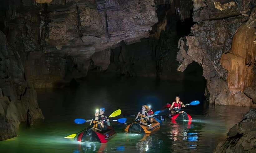 Phong Nha: Phong Nha Cave Expedition 4.5 km by Kayak - The Guide Team Makes the Difference When It Gets Intense