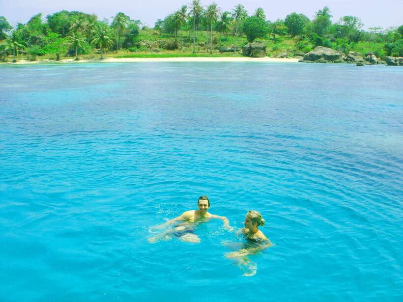 Phu Quoc: 3 Island Tour by Boat with Guide - Stop Three: May Rut Trong Island, White Sand Lagoon Chillout Time