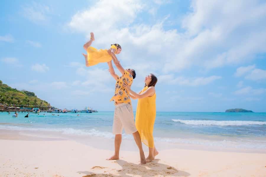 Phu Quoc: 3-Island Tour & Cruise with Lunch & Water Sports - Getting To The Port: Hotel Pickup, Pearl Farm Stop, and Cruise Timing