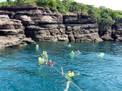 4 Islands By Speedboat & Cable Car Trip