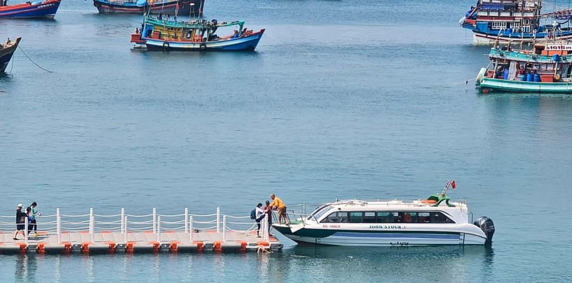 Phu Quoc: 4 Islands By Speedboat & Cable Car Trip - Thom island on the cable car: panoramic views plus a water park