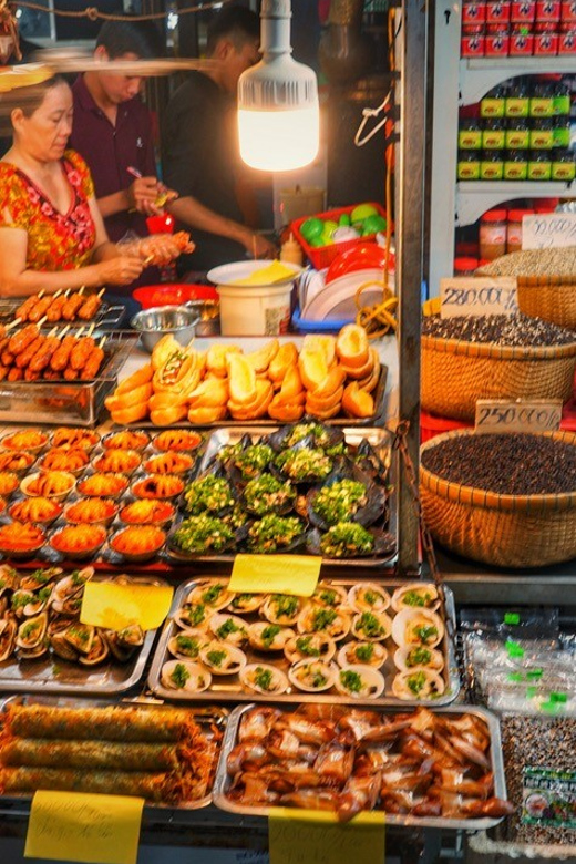 Phu Quoc: Street Food Tour - Seafood hotpot or noodles, plus the right way to eat it