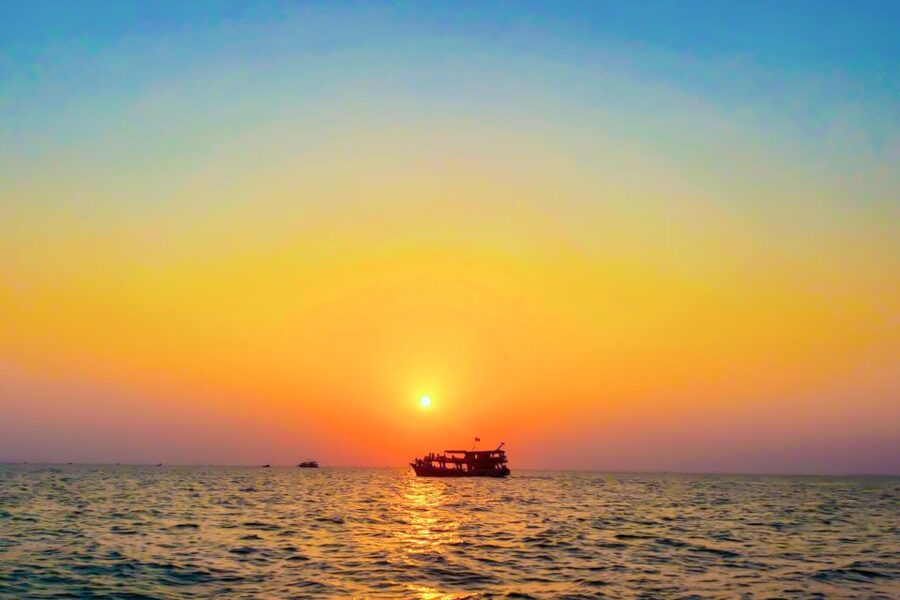 Phu Quoc Sunset and Night Squid Fishing with Dinner - On board at sunset: what the Gulf of Thailand view really gives you
