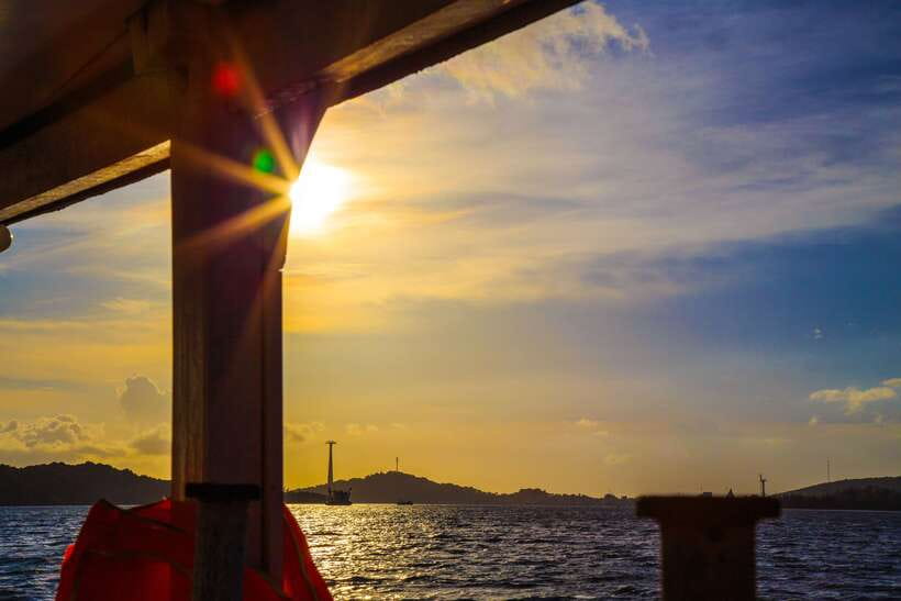 PHU QUOC TRIP 2: 2 ISLANDS BY BOAT - The fishing stop: fun practice, not a big production
