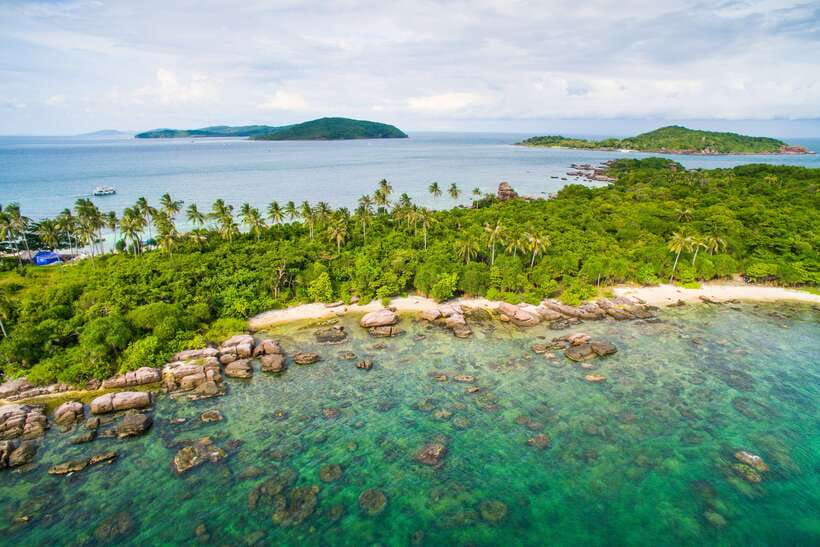 PHU QUOC TRIP 2: 2 ISLANDS BY BOAT - Lunch onboard: an easy reset between water stops