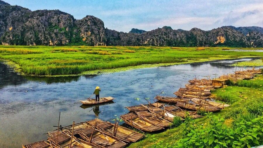 Private Car/Bus Renting Hanoi - Ninh Binh - Halong - Sapa... - Private car, small group limits, and what that means for your day