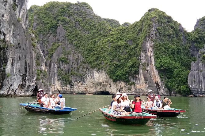 Private Ha Long bay day trip(From Hanoi city or Halong harbour) - On the boat: traditional cruising, seafood lunch, and comfort