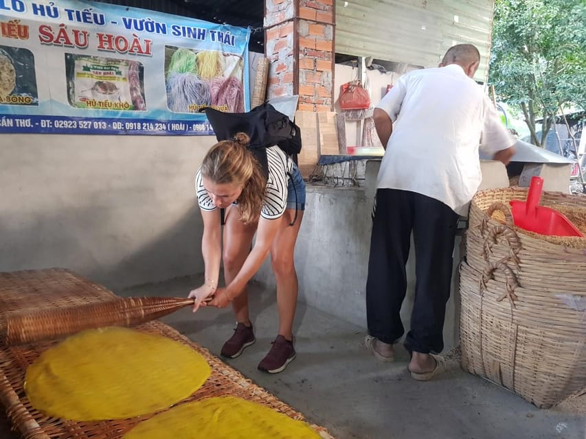 Private Half Day Tour - Cái Răng Floating Market - Rice noodle making by hand: what you are really watching