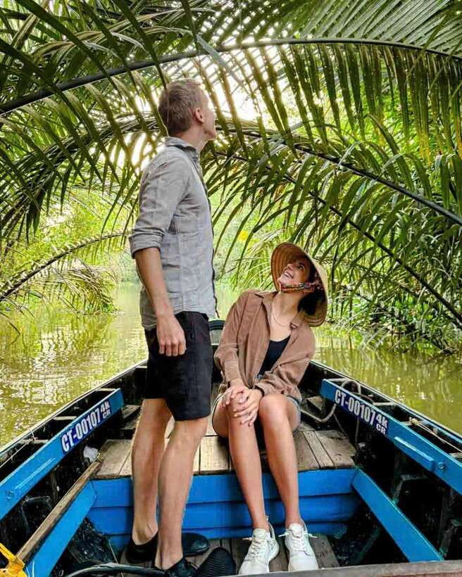 Private Half Day Tour - Cái Răng Floating Market - Small canals and rowing sampans through the village