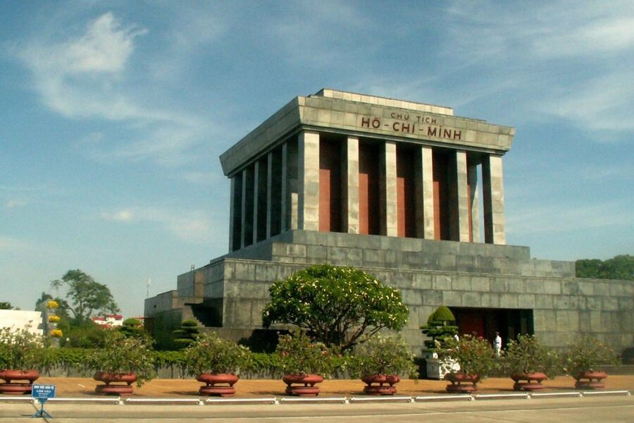 Private Hanoi City Tour: HoChiMinh Mausoleum & Water Puppet - Timing matters: Mausoleum closures, Monday museum issues, and date planning