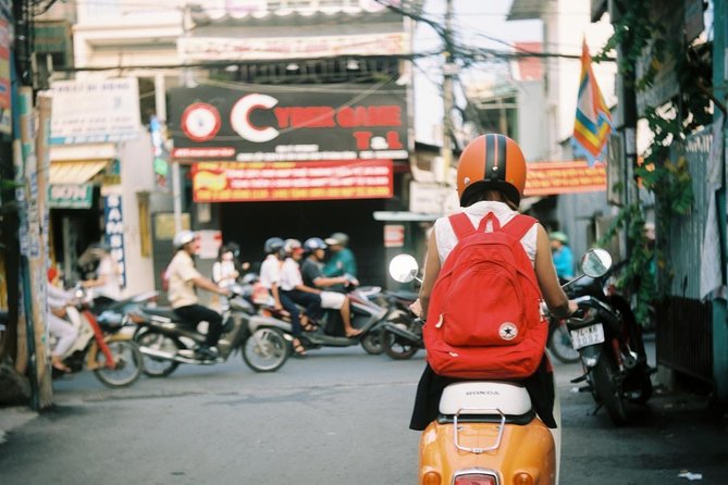 Private Hidden-Gem Sightseeing Motorbike Tour with Local Students - Why a motorbike tour makes more sense than a big-vehicle loop