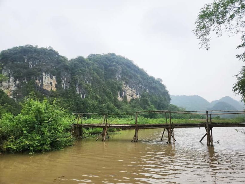 Private Tour: Hoa Lu/Bai Dinh - Trang An - Tam Coc -Mua Cave - Lunch stop and the transition to Tam Coc water time