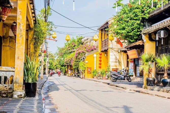 Pu Luong Amazing Trekking Village,Rafting,Swimming, Lunch on Boat - The 4 km trek to Cham Stream: short, scenic, and active