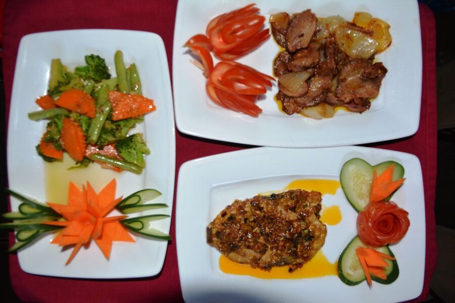Romantic Sunset Dinner Cruise in Hoi An - Dinner on the boat: seafood-forward, with vegetarian on request