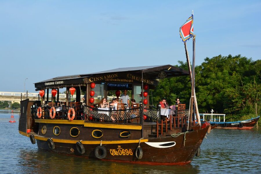 Romantic Sunset Dinner Cruise in Hoi An - Welcome cocktail, snacks, and the calm build to sunset