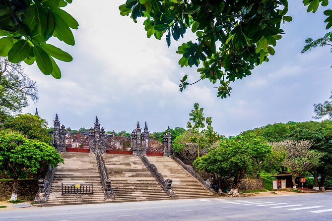 Round Trip: Da Nang/Hoi An – Hue with English-Speaking Driver - Hue Imperial City (The Citadel): the UNESCO big-ticket moment