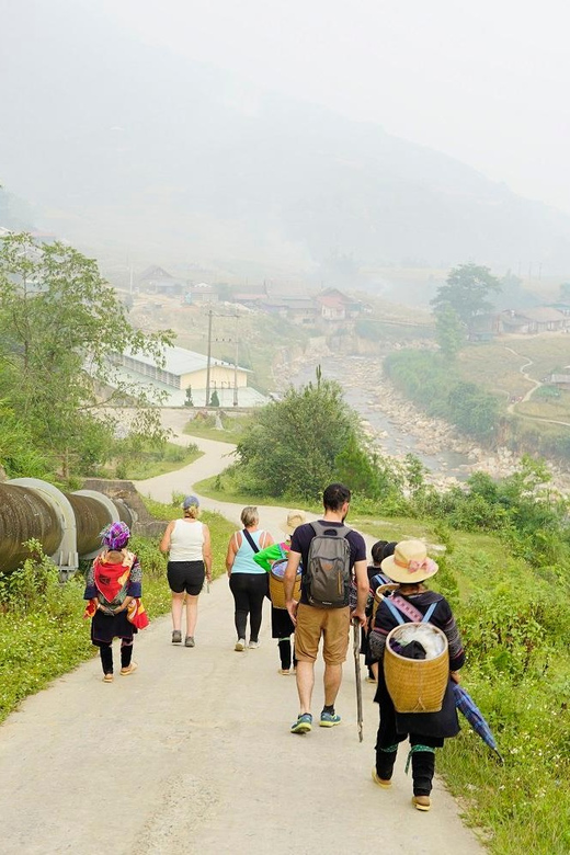 Sa Pa: Half-Day Cat Cat Village Hike to Meet H'mong People - The dance show and guide-led moments, why the narration changes the value