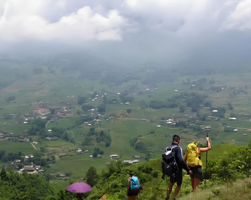 Sapa 1 Day Long Trek: Trek to Hau Thao and Sa Seng Villages - Souvenir moments at the end: expect sales pressure, manage it calmly
