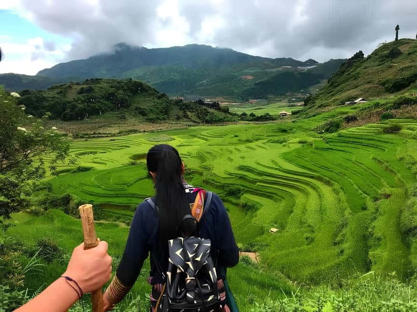 Sapa 1 Day Long Trek: Trek to Hau Thao and Sa Seng Villages - Lunch at a family-run restaurant: why this stop feels different