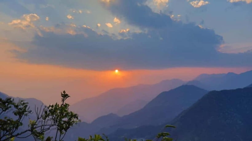 SAPA: 1-DAY TREKKING TOUR WITH LOCALS, LUNCH & RICE FIELDS - Afternoon trek to Ta Van: fields, bamboo, and Giay village life