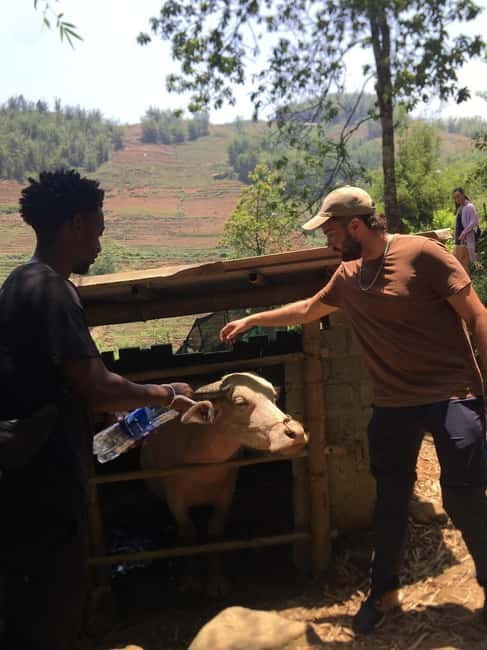 SAPA: 2-DAY 1-NIGHT TREKKING & CULTURE WITH HMONG GUIDE LINH - Price and value: why this one costs so little