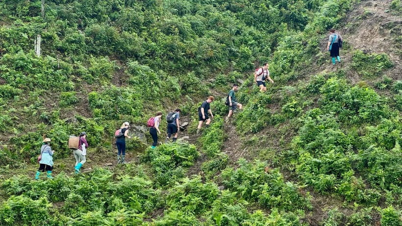 Sapa 2-Day Trekking Tour – Explore Villages & Scenic Trails - Day 1 Lunch, Rice Terraces, and the Homestay Evening