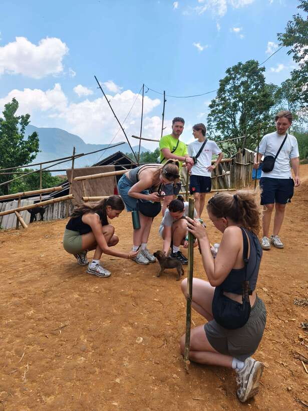 SAPA: 2 DAYS Walking & 1 night at Homestay with LOCAL GUIDE - Two days in Sa Pa, one night in a local home