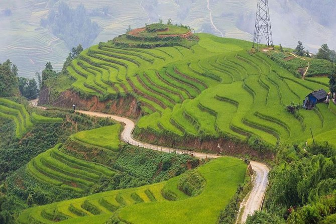 Sapa 3 Days 2 Nights Trekking Tour (1 Night In Ta Van Village, 1 Night In Hotel) - Packing for Sapa: cold air, fog seasons, and slippery trails