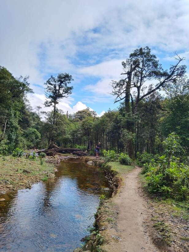SAPA : Climb up to Fansipan mountain with LOCAL GUIDE - Weather, footwear, and fitness checklist for your one-day summit push