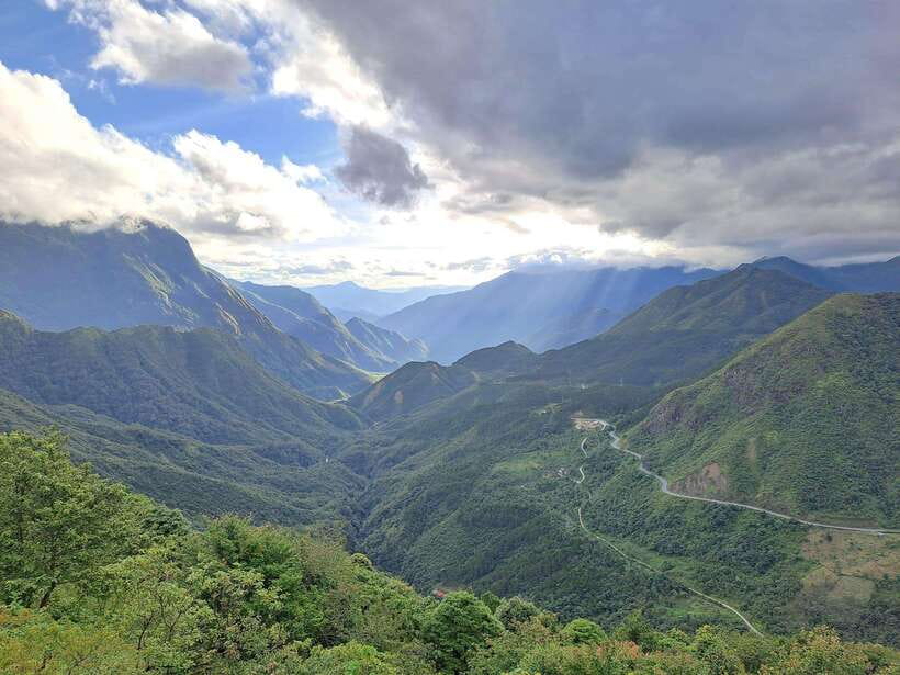 Sapa: Love Silver Waterfall, LonelyTree in Heaven-Rice Field - Waterfall Start: Picking Up in Sapa and Warming Up in the Jungle