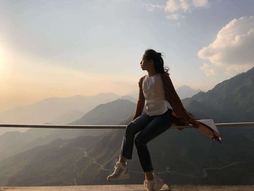 Sapa: Private Highlights Day Tour with Lunch - Back to Sa Pa town for Cho Sapa market time