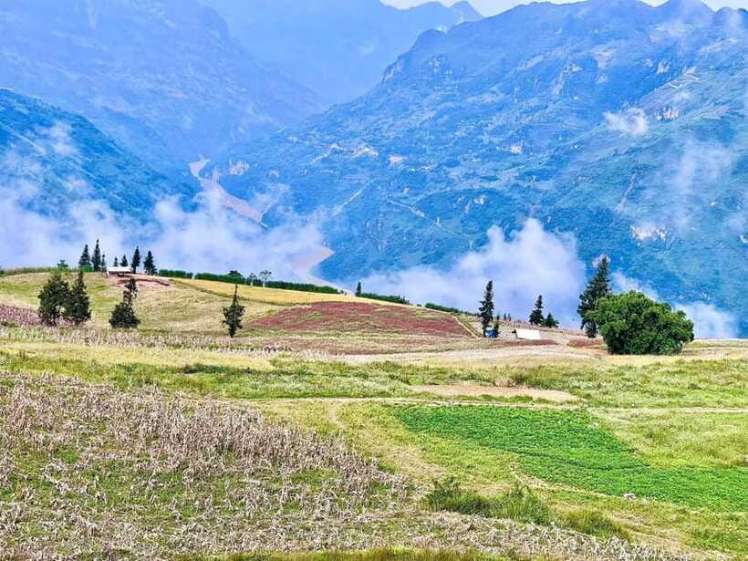 Sapa: Ta Phin Village Trek with Lunch and Bathing Experience - Ta Phin Cave Entry: What to Know Before You Step In