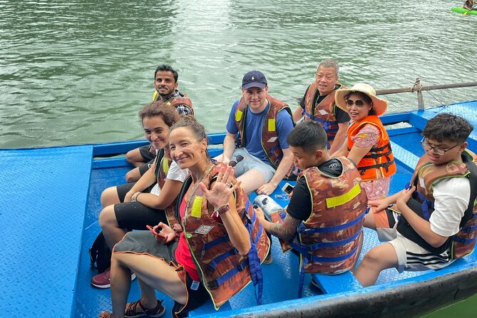 Sea Lion Luxury 5-Star Halong Day Cruise,Buffet Lunch,Shuttle Bus - Hang Luon Kayak or Bamboo Boat: The Part That Feels Most Halong