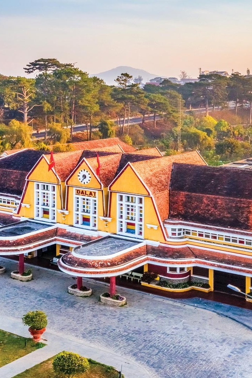 Secret Tour Dalat - Coffee plantation stop: production over souvenir shopping