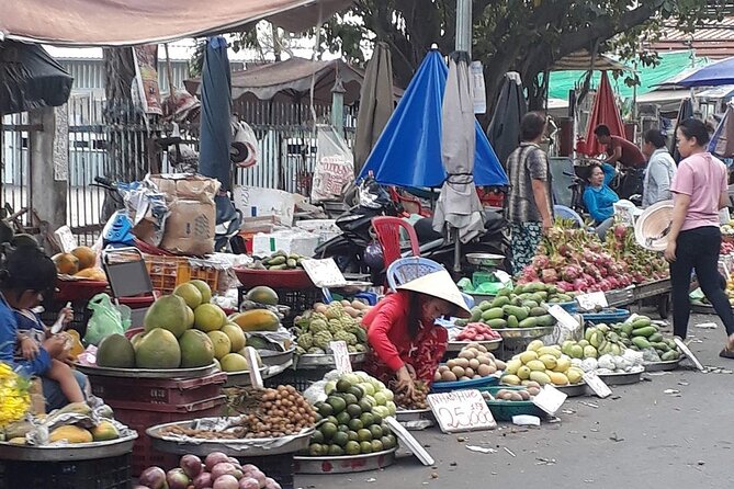 Small-group Saigon City Tour: 3-Hour Cyclo Ride to Hidden Stories - Stop 2: Ba Thien Hau Temple and the China Town shortcut to meaning