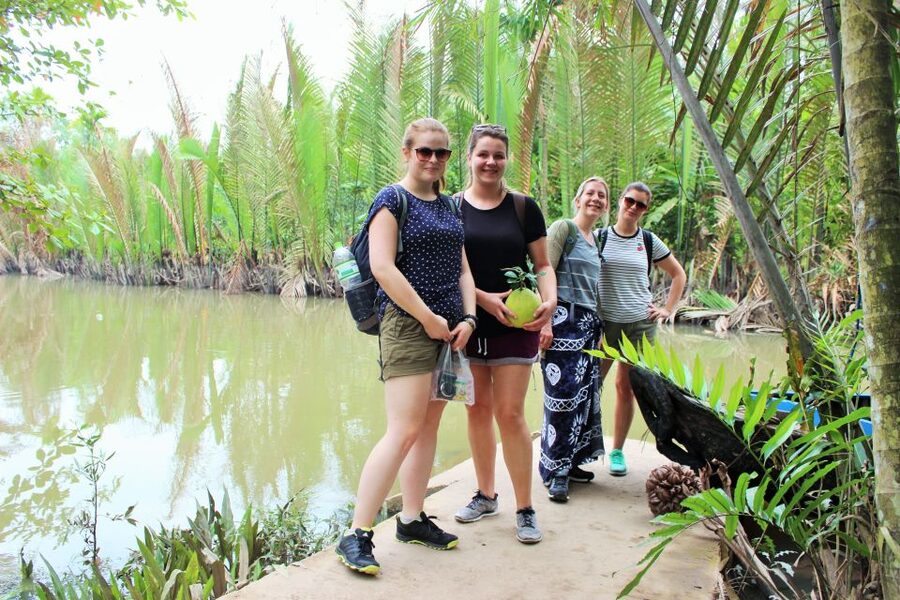 Small Group tour to Mekong Delta 1 Day (Maximum 12pax) - Vinh Trang Pagoda, Bronze Statues, and a Colonial Thread