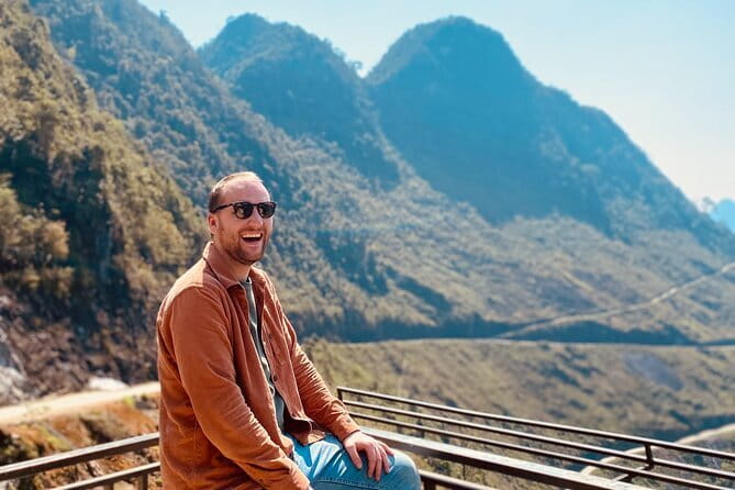 Strawberry HaGiangLoop 4D3N, Small Group, Tour Guide English - Day 1: Bắc Sum, Quan Ba Heaven Gate, and cave time in Yen Minh