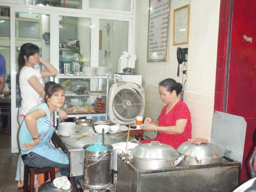 Street Food Tour Hanoi and Train Street Experience - The walking rhythm and what 3 hours feels like
