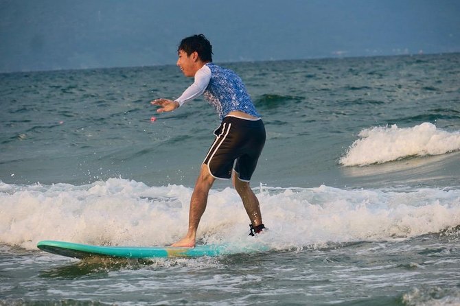 Surf Lessons - The flow of the lesson: land basics to lots of wave time