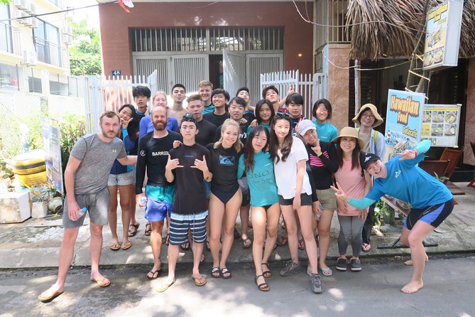Surf Lessons - Group size and instructor energy: why beginners feel safe
