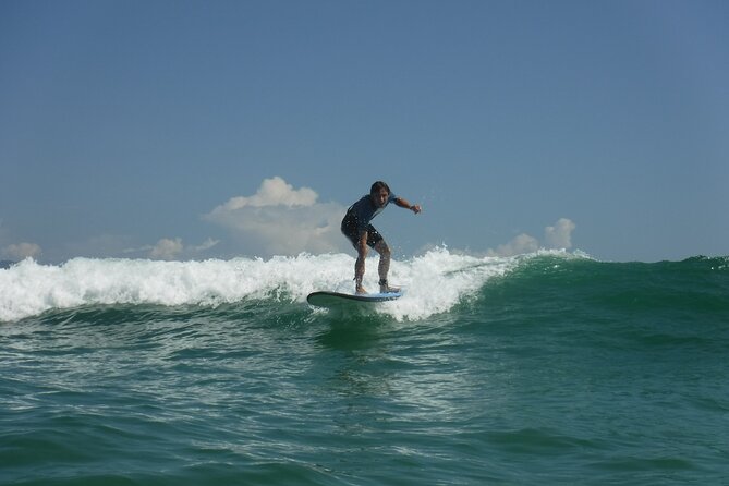 Surf Lessons - Gear and comfort: what you get, what to bring