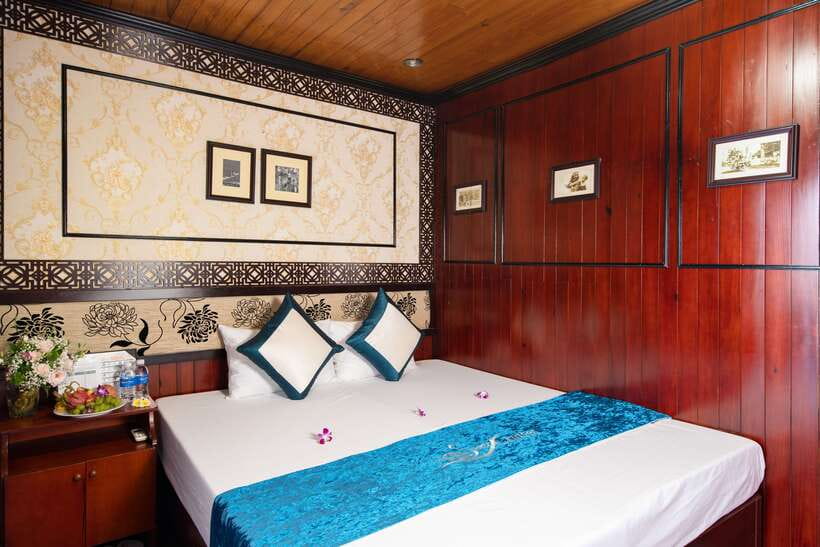 Swan Cruises: Bai Tu Long Bay 3 Day 2 Nights - Day 3: Thien Canh Son Cave and the Return to Hanoi