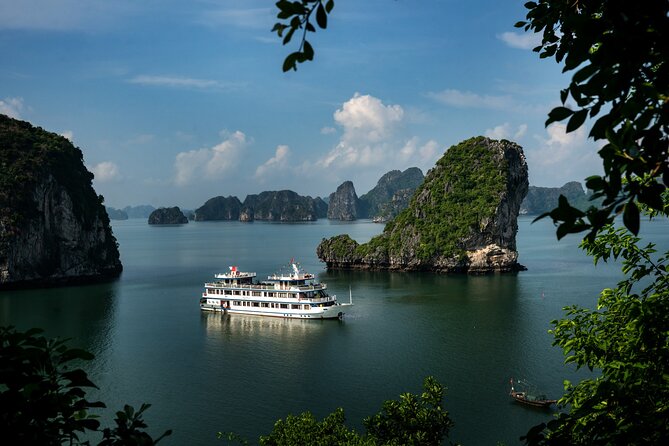 Swan Cruises Ha Long & Bai Tu Long Bay 2D1N - Thien Canh Son Cave - Key things to know before you go