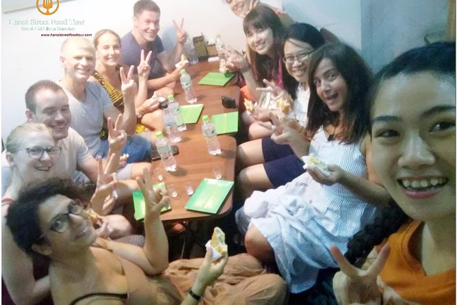 Tasting 8 Different Hanoi Street Foods at Noon Time - The Old Quarter route: small streets, good questions, less risk