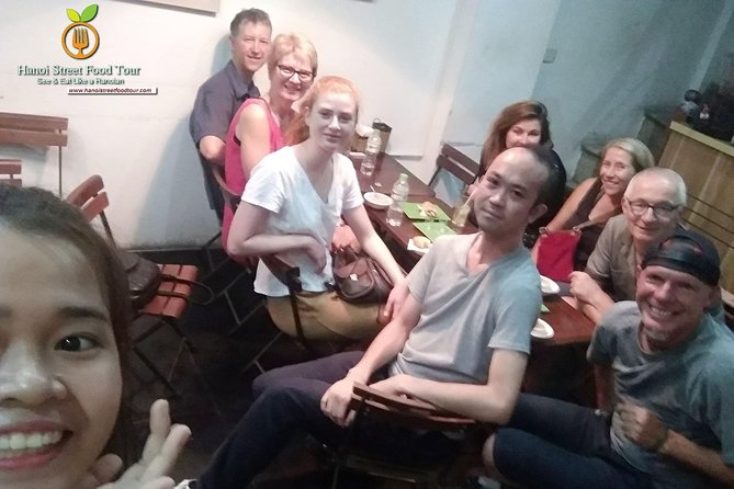 Tasting 8 Different Street Foods + Local Drink at Evening Time by Walking - How to Get the Most Out of It (Without Being a Food Daredevil)