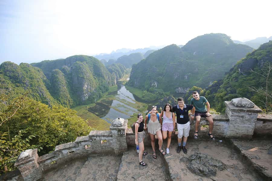 The Best Ninh Binh Tour: Hoa Lu - Trang An/TamCoc - Mua Cave - How This 1-Day Hoa Lu, Trang An, and Mua Cave Route Actually Plays Out