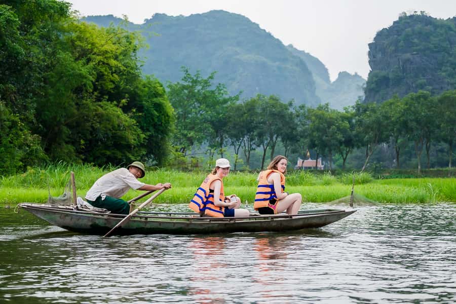 The Best Ninh Binh Tour: Hoa Lu - Trang An/TamCoc - Mua Cave - Lunch in Ninh Binh: Buffet Style, Choose What Works for You