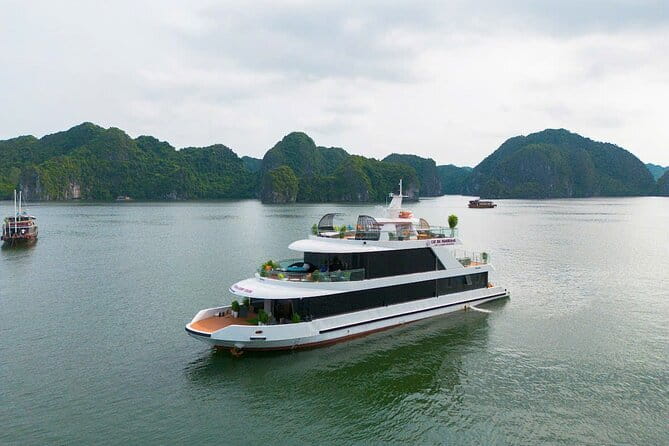 The Catba Catamaran Day Tour Lan Ha Bay Cruise Trips - Viet Hai Village cycling and fish foot massage: culture with training wheels
