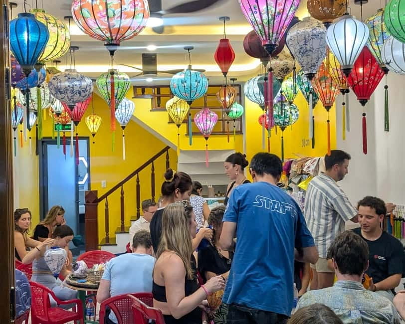 The Lantern Lady: Traditional Lantern Class in Old Town - The river moment, what makes the paper lantern choice special